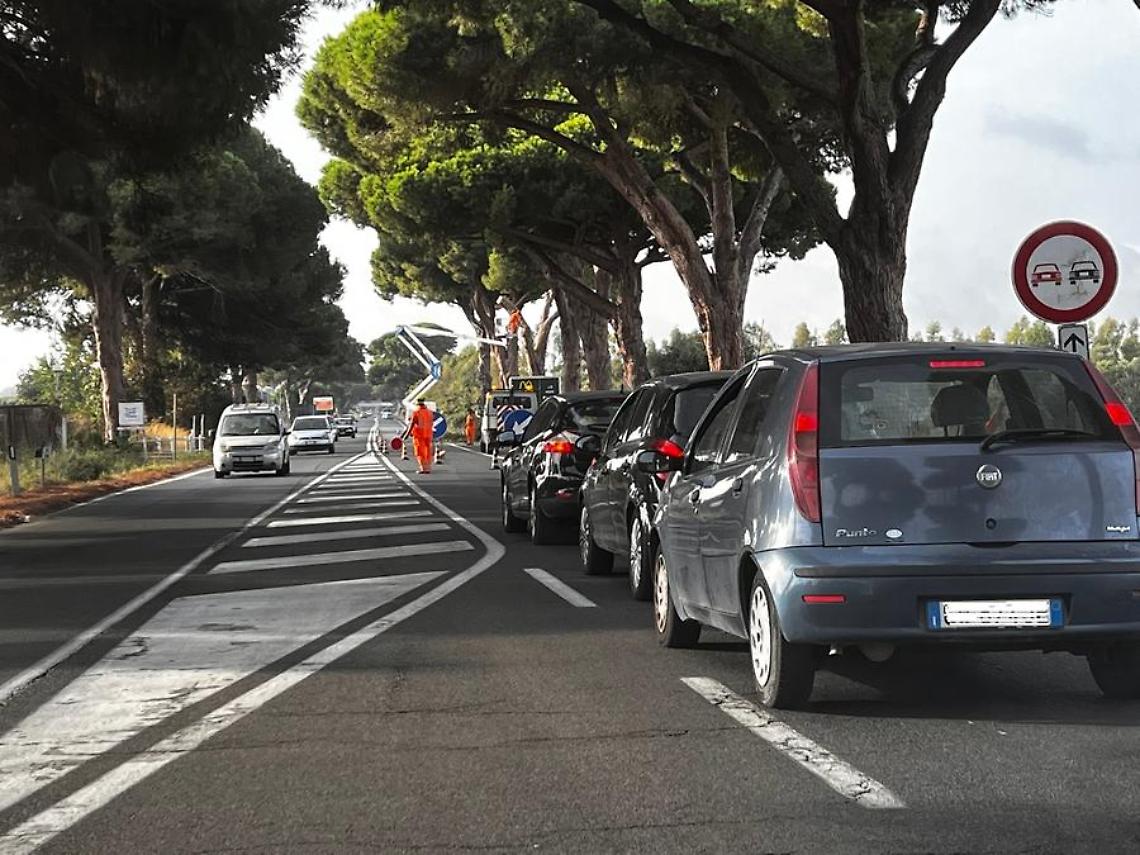 Nuovi centri commerciali e appartamenti, in tilt la statale Aurelia e via Fontana Morella