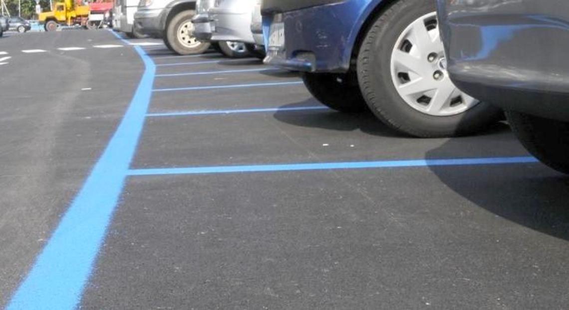 Viterbo: le auto elettriche parcheggiano gratis sulle strisce blu