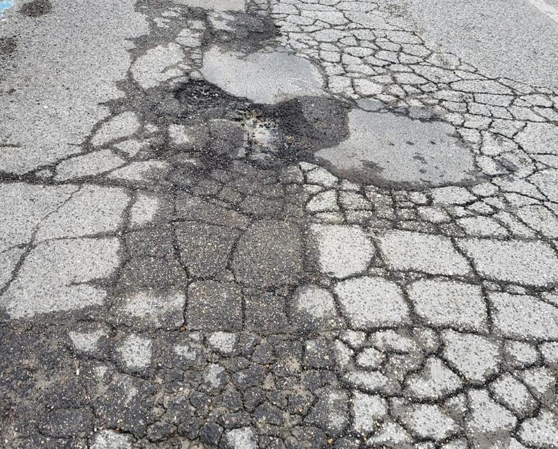 Buche e crateri dal centro alla periferia