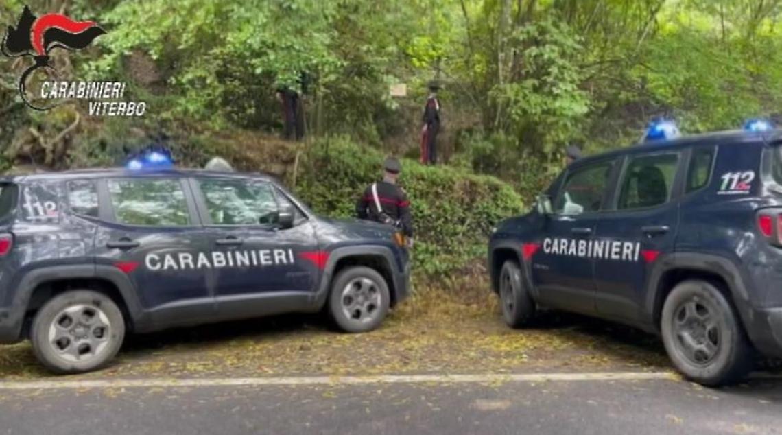 Smantellata piazza dello spaccio nei boschi