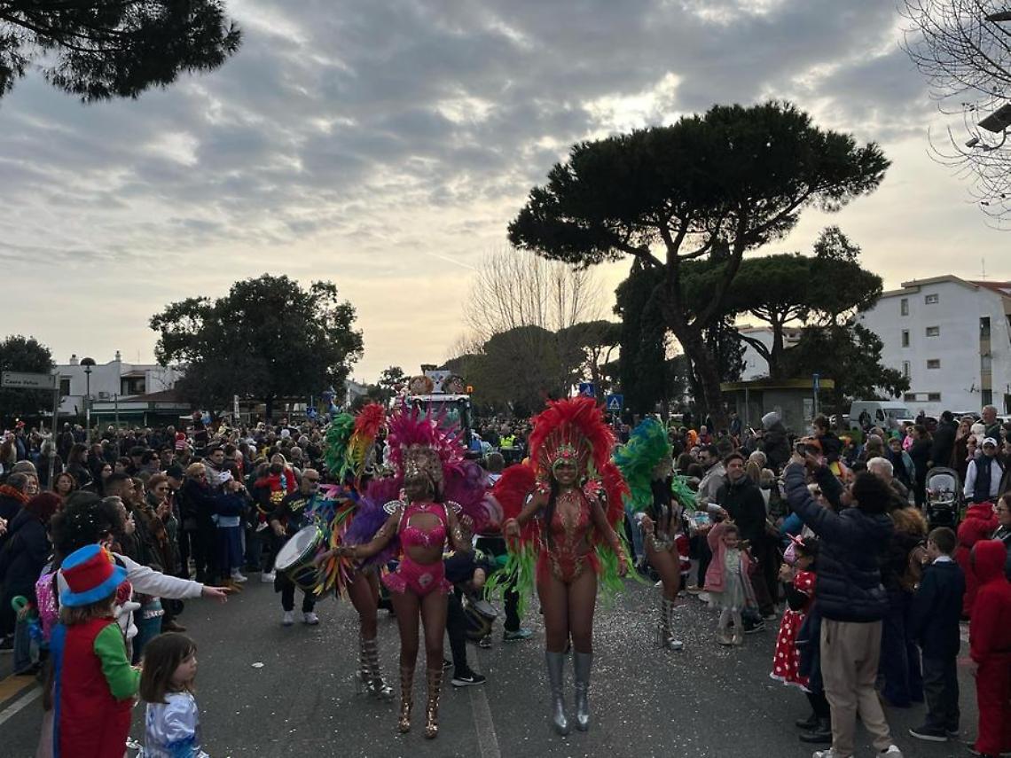 Carnevale, tutto rinviato al 14 febbraio