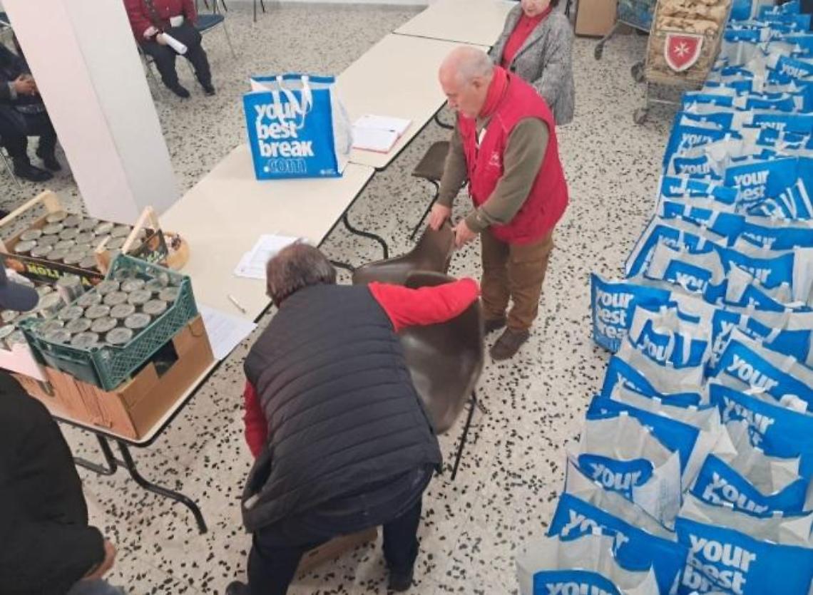 Smom, pacchi alimentari per le famiglie in difficolt&agrave;