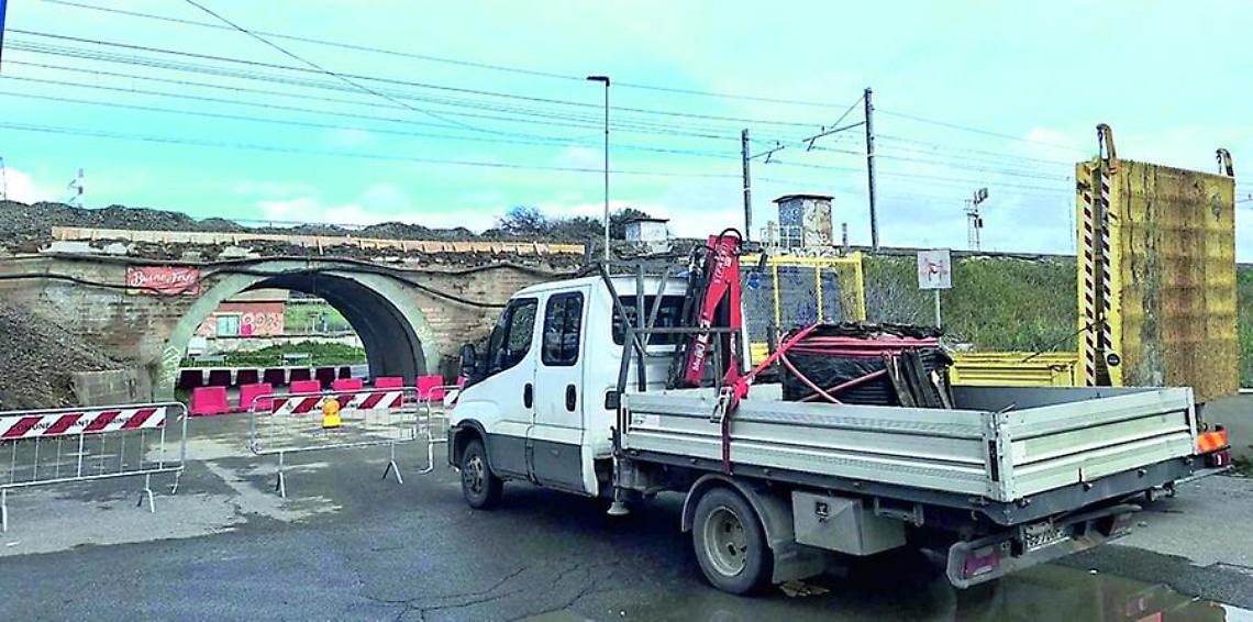 Tecnici RFI al lavoro giorno e notte: traffico ferroviario e viabilit&agrave; ancora in sofferenza