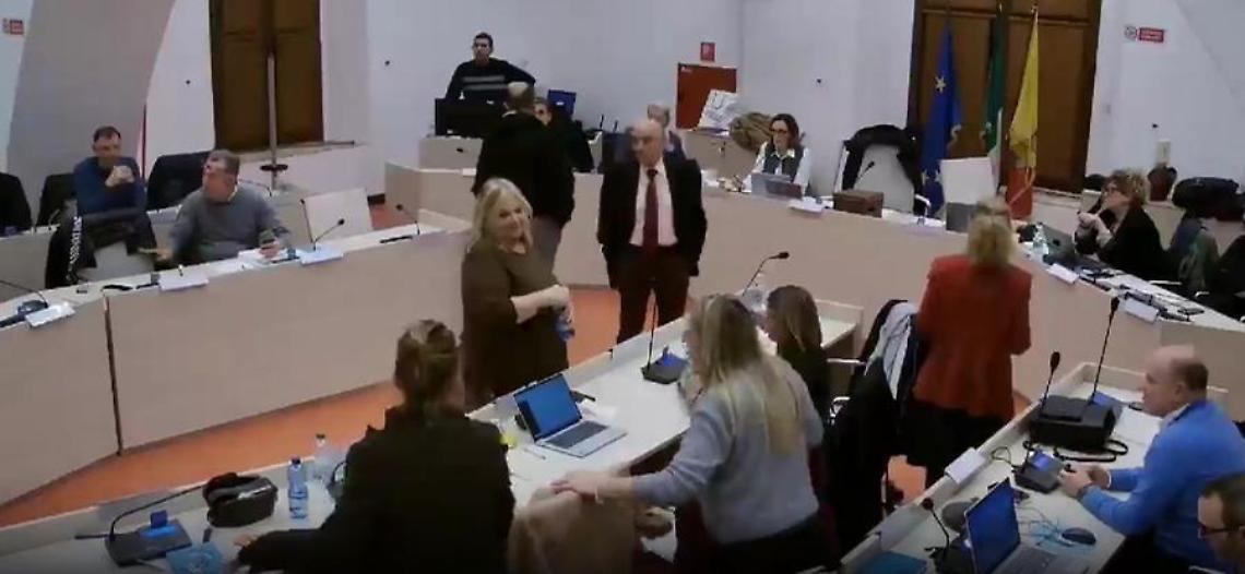 &laquo;Cerveteri non merita questo. Sindaco stacchi la spina&raquo;