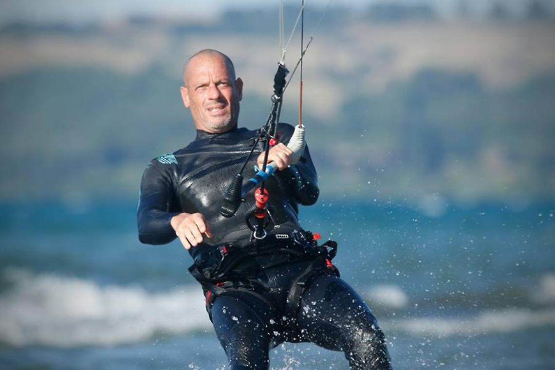 Kitesurfer ferito da un elicottero, ufficiale condannato dopo 8 anni