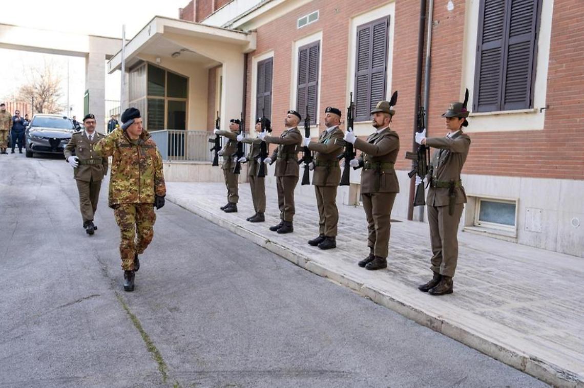 Esercito, il Sottocapo di Stato Maggiore visita il COMVIE