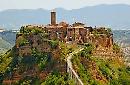 Civita di Bagnoregio meta di gite turistiche da tutta Italia