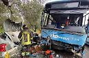 Frontale auto-bus: muore guardia giurata