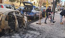 Auto in fiamme a corso Centocelle