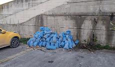 Calcinacci abbandonati a via della Polveriera