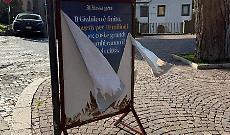 Nuovo atto vandalico contro i manifesti di Giorgia Meloni, FdI: &laquo;Intollerabile, pericolosa deriva di odio politico&raquo;