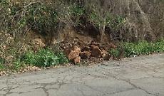 Buche e frane, tanti pericoli nelle periferie etrusche