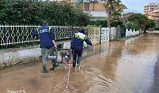 Maltempo, allagamenti al Lido e fango sulla strada dell&rsquo;Acquetta