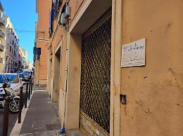 Commercio in crisi e senza strategie