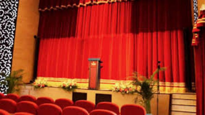 Ultimo sipario su &ldquo;Tuscia in Scena&rdquo;: risate e colpi di scena al Don Paolo Stefani