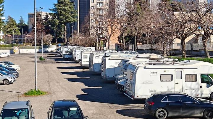 Viterbo: Piazza Atleti azzurri d’Italia, nel week-end sosta oraria limitata a 3 ore