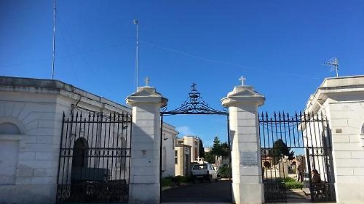 Ricorrenza dei defunti, cimiteri aperti e visite guidate