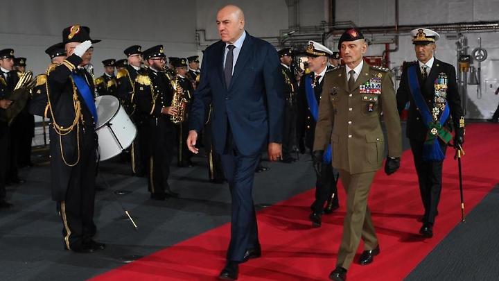 Cambio al vertice della Marina Militare: cerimonia a bordo di nave Trieste