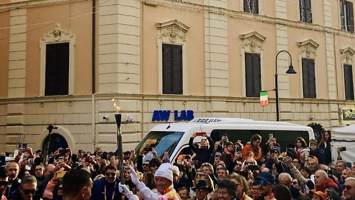 La Fiamma Olimpica infiamma il cuore di Civitavecchia