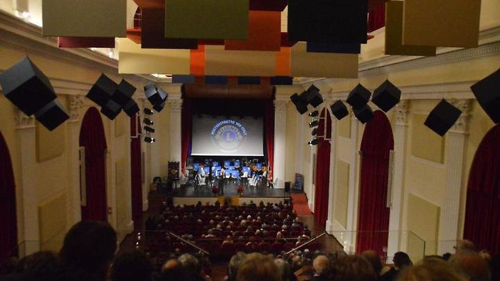 Successo per il concerto &ldquo;Aspettando&hellip; il Natale 2025&rdquo;, teatro &ldquo;Rossella Falk&rdquo; esaurito e 2.300 euro dalla raccolta fondi