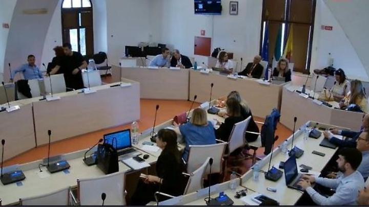 &laquo;Niente iter in consiglio comunale, in fumo 80mila euro per il sociale&raquo;