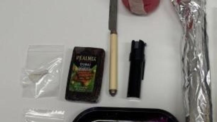 Droga ed esplosivo per bomba carta, in due nei guai