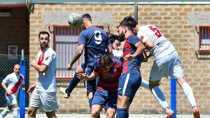Tolfa con l&rsquo;elmetto per il match contro l&rsquo;Atletico Cimina