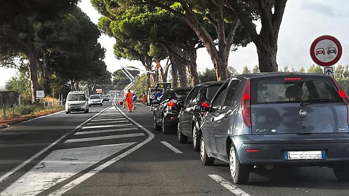 Nuovi centri commerciali e appartamenti, in tilt la statale Aurelia e via Fontana Morella