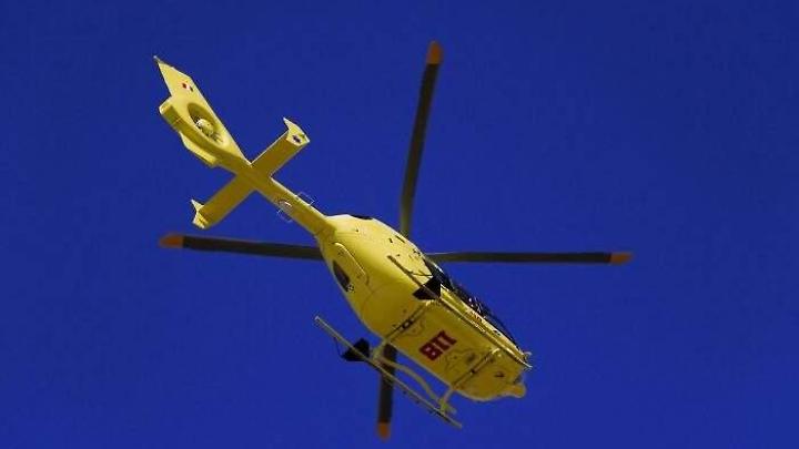 Si ferisce all&rsquo;addome con una lama, elitrasportato in ospedale