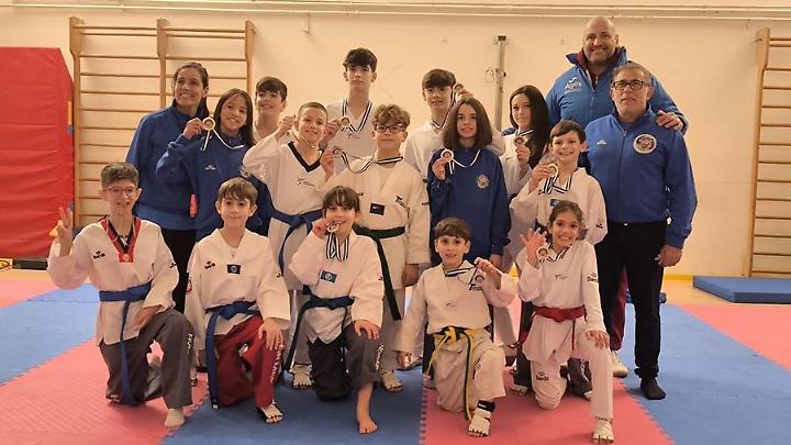 Taekwondo Civitavecchia in doppia cifra di medaglie a Giugliano