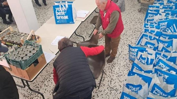 Smom, pacchi alimentari per le famiglie in difficolt&agrave;