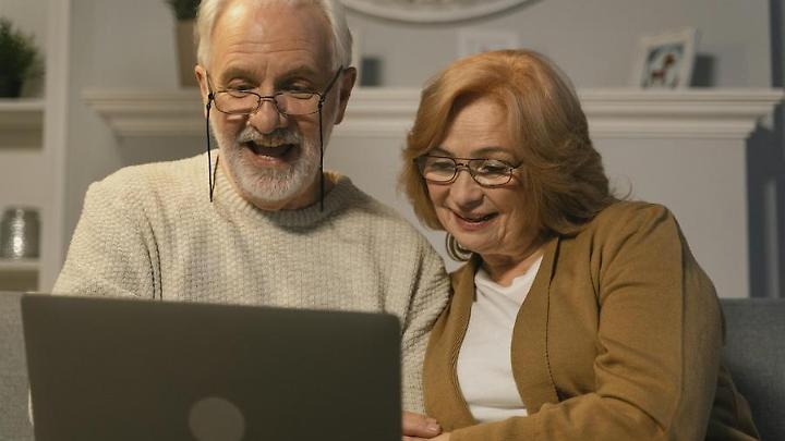 &lsquo;&rsquo;Nonni su internet&rsquo;&rsquo;: al via il corso di informatica dedicato agli anziani