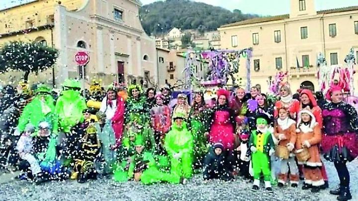 Allumiere si colora per il carnevale: &egrave; tempo di sfilata dei carri