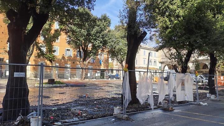 Mercato, in attesa dell&rsquo;esito della perizia operatori sul piede di guerra