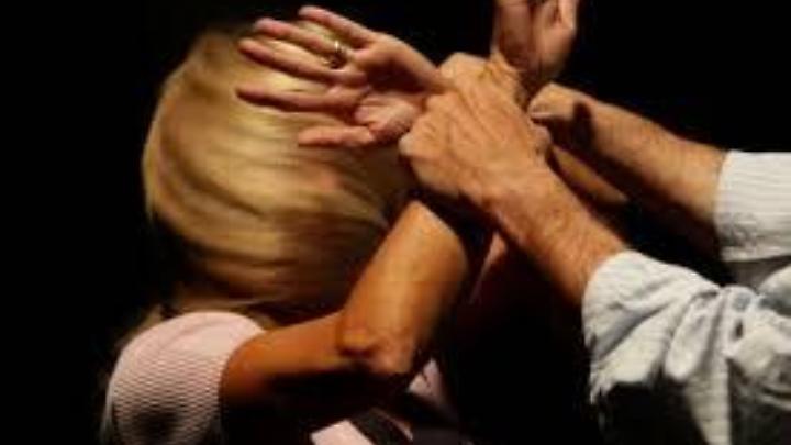 Viterbo: aggredisce la compagna, arrestato per maltrattamenti in famiglia e atti persecutori