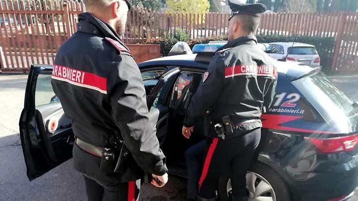 In auto verso Roma ma non poteva uscire da Orte, arrestato