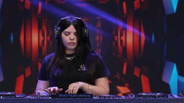 Valerie DJ a Casa Sanremo: anima, energia e grande successo