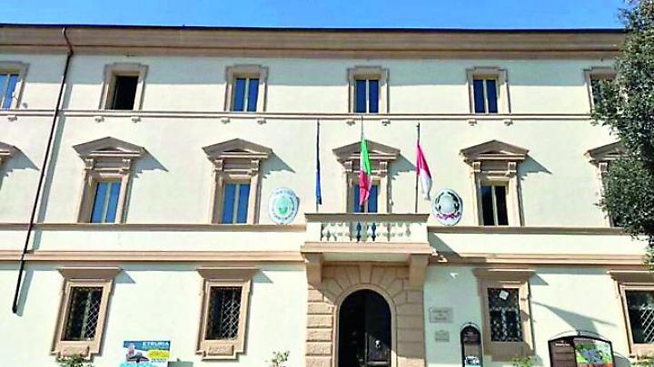 Caso mascherine, illegittima la sospensione di Mori: Comune condannato