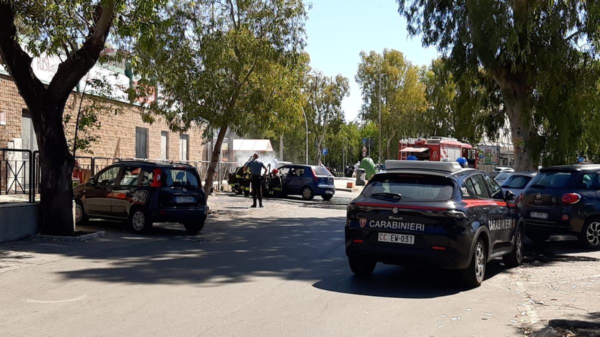 Auto incendio san gordiano VVf carabinieri.jpg