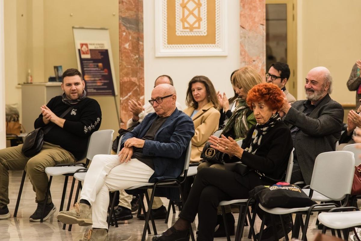 Santinelli in platea.jpg