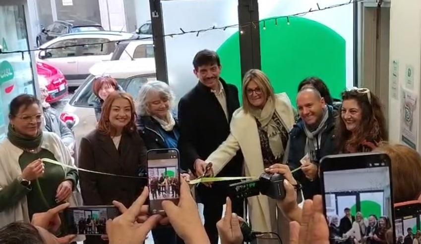 Taglio nastro Cisl.jpg